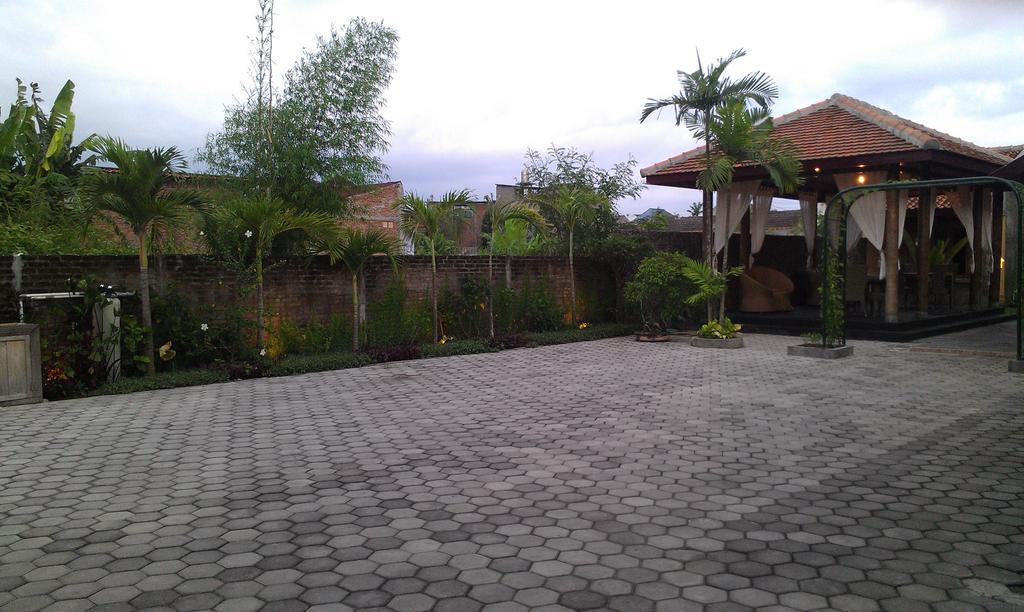 Hotel Ndalem Bantul Gandok Esterno foto